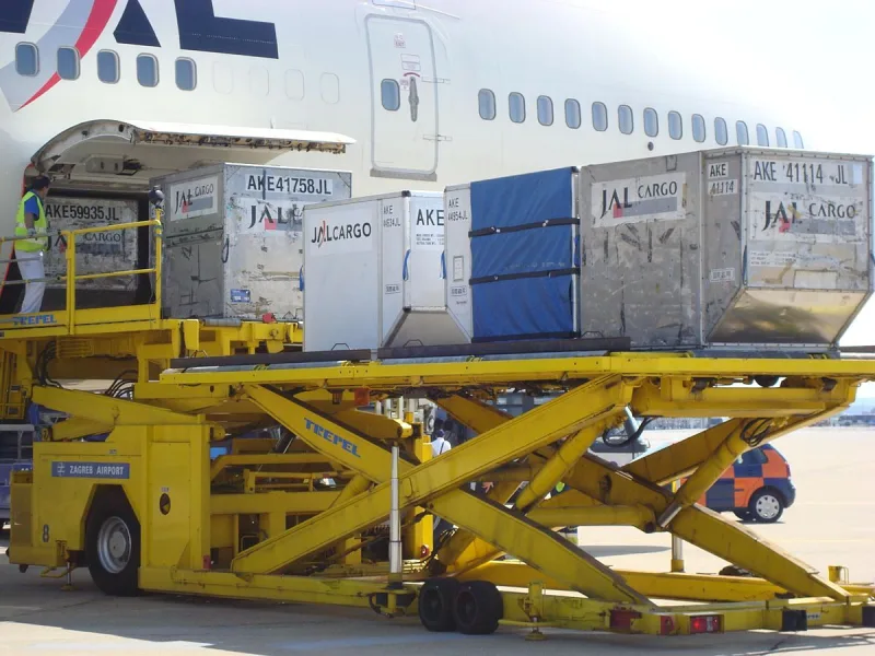 Air Freight Demand Strengthens as E-commerce Shipments Accelerate Globally